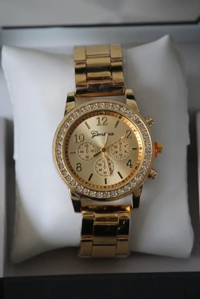 Montre élégante , dorée, marque Geneva + 3 bracelets offerts - photo numéro 5