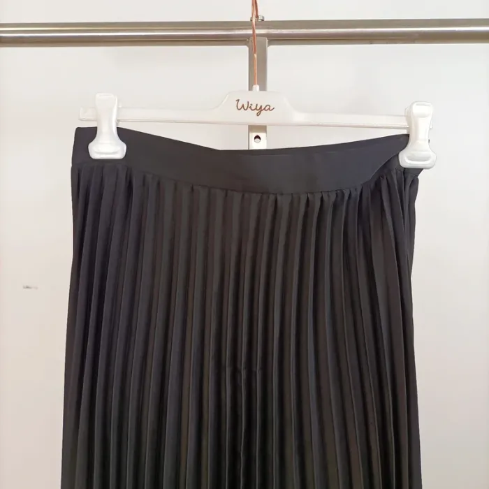 Jupe midi plissée noire satinée – Elenza by LaL – Taille L A738 - photo numéro 2