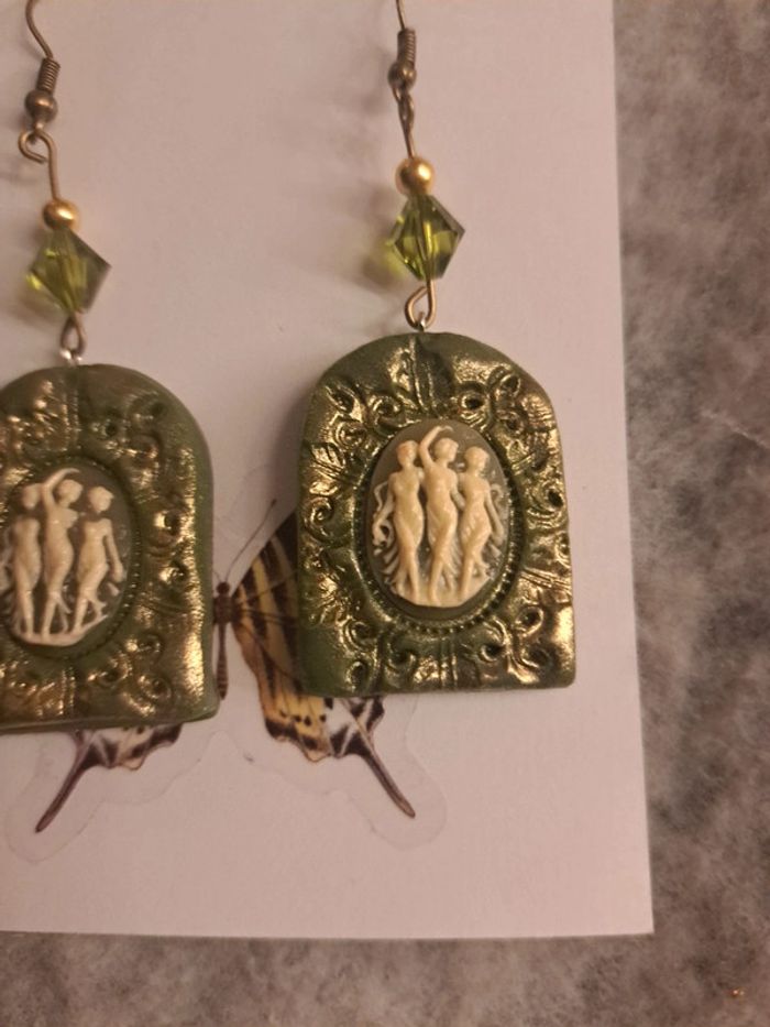 Boucles d'oreilles pendante pâte polymere avec camé - photo numéro 9