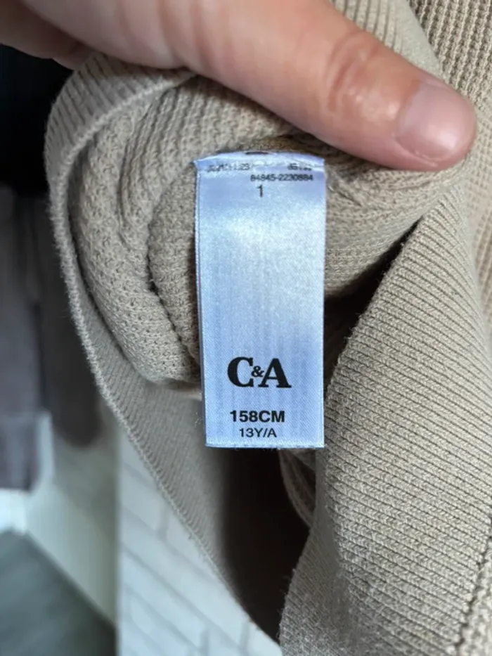 Pull C&A premium taille 13 ans - photo numéro 4