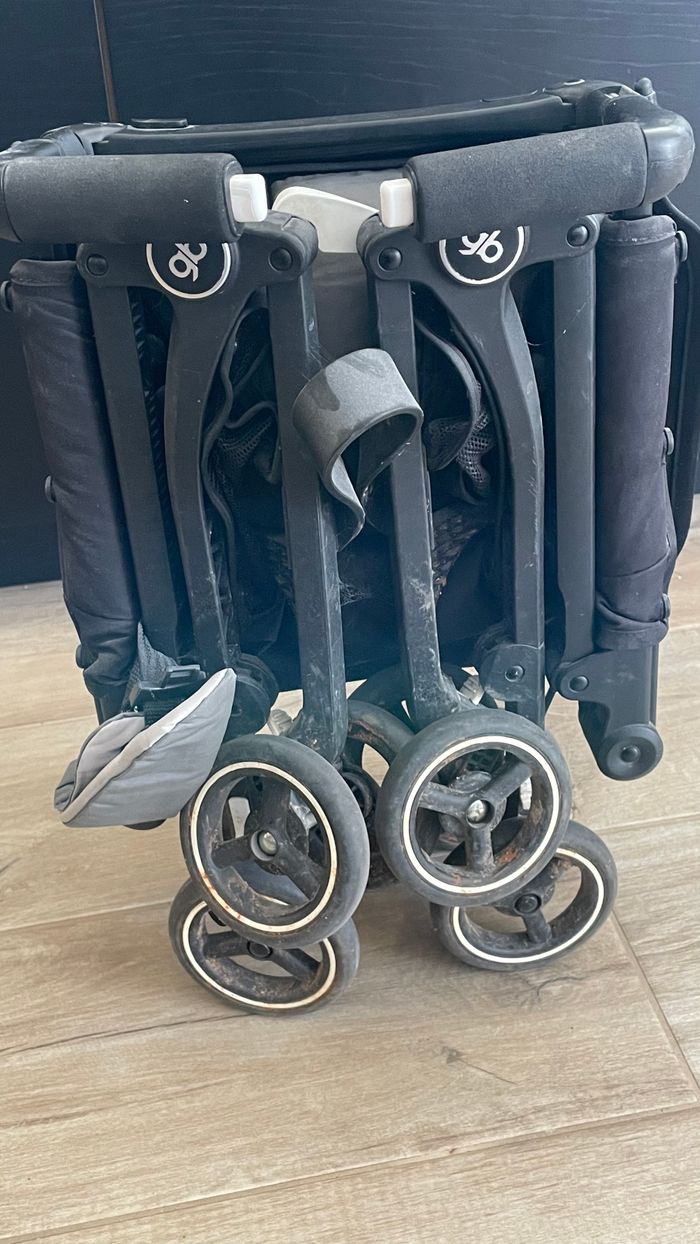 Vends poussette canne - photo numéro 2