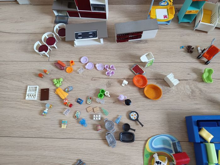 Maison playmobil avec tous les accessoires - photo numéro 9