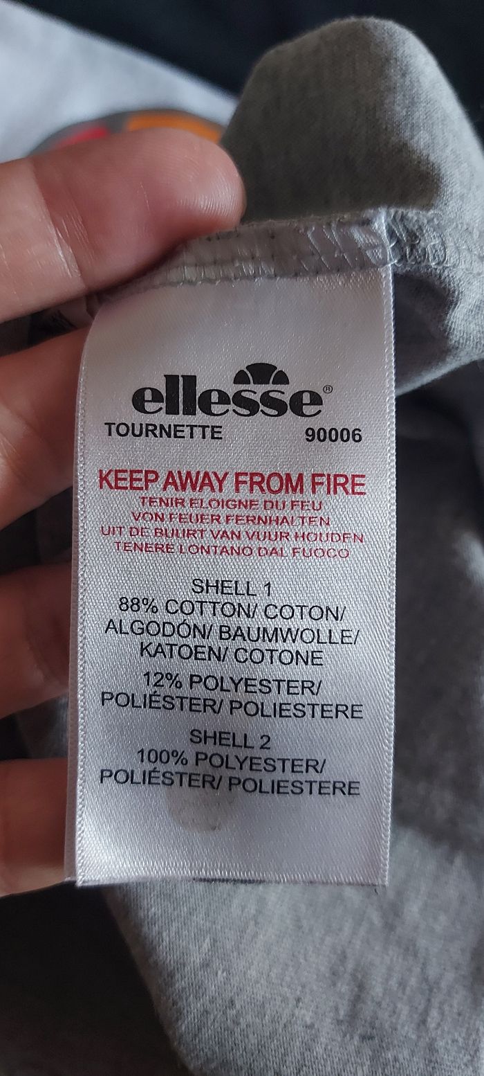 T-shirt Ellesse taille 10/11 ans - photo numéro 4