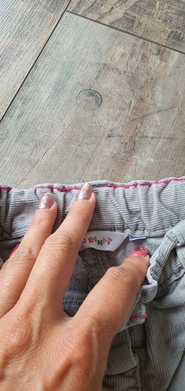 Pantalon kidkanai 24 mois en très bon état - photo numéro 3