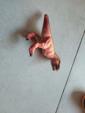 Jouet en plastique mou dinosaure