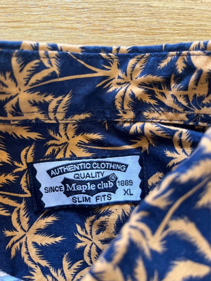 🌴 Chemisette hawaïenne bleu foncé à motif palmier – Jamais portée - photo numéro 4