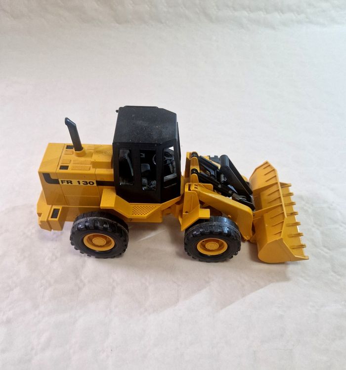 Tracteur  / tractopelle  , miniature  / jouet  , Bruder  , Fiat Fr 130
