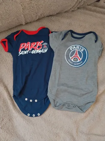 Lot 2 Bodies psg 6 mois