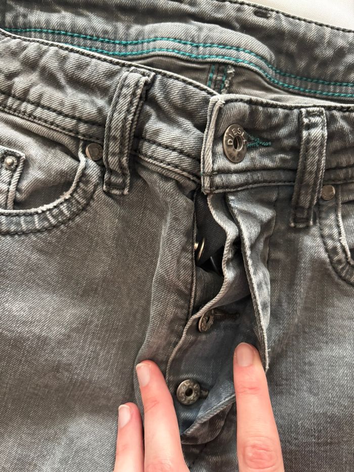 Jean gris à trous L.32 - Diesel - L/40-W.30 - photo numéro 4