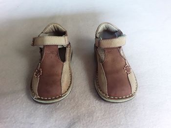 Babies cuir fille prune en 21 TBE