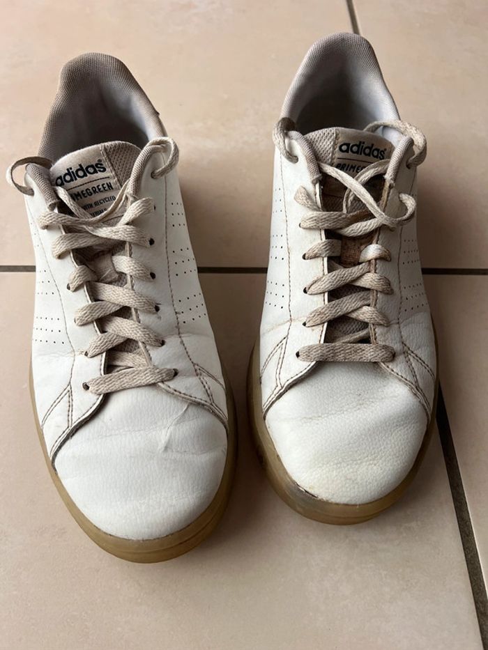 1 paire de baskets blanches Adidas pointure 43 1/4 - photo numéro 4