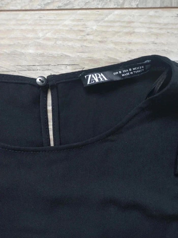 Robe mi-longue manches ballons 3/4 noire détails épaules froncés taille S Zara - photo numéro 7