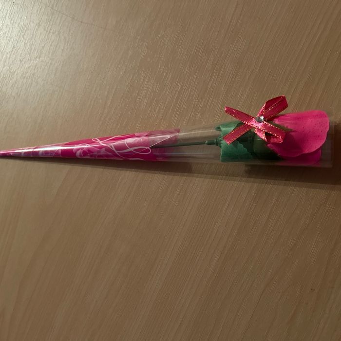 1 rose de savon neuve