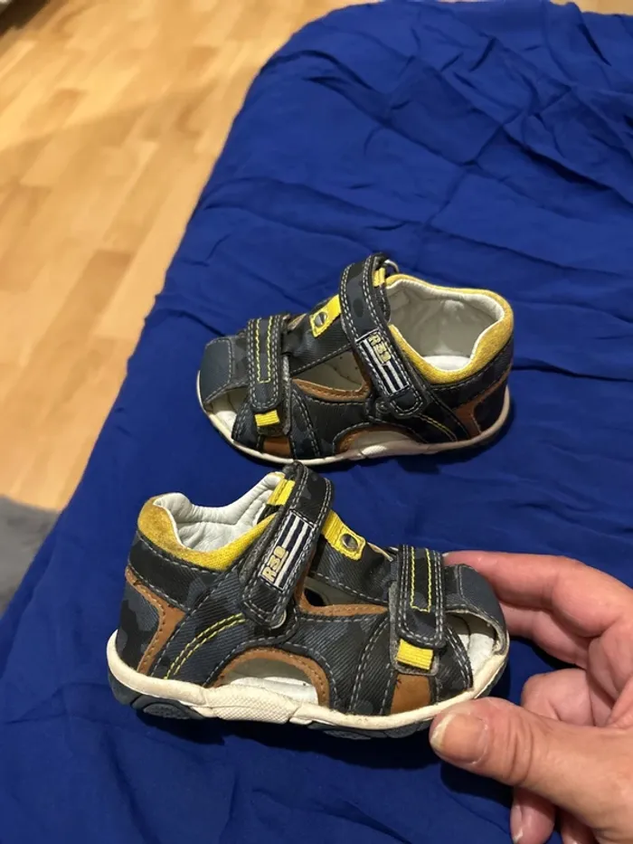 Nue pieds enfants