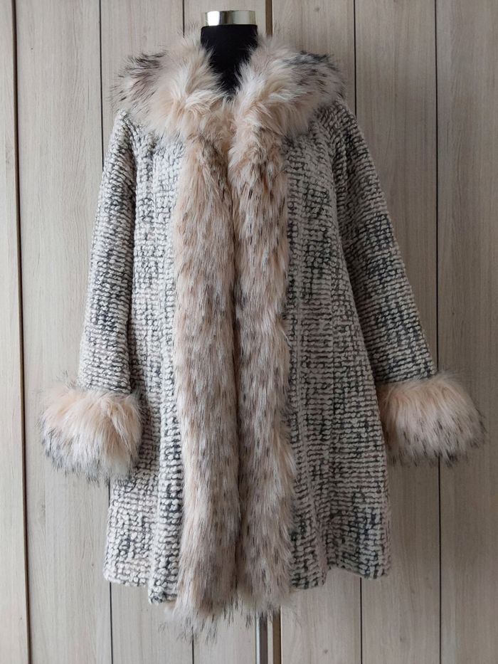 Manteau fausse fourrure