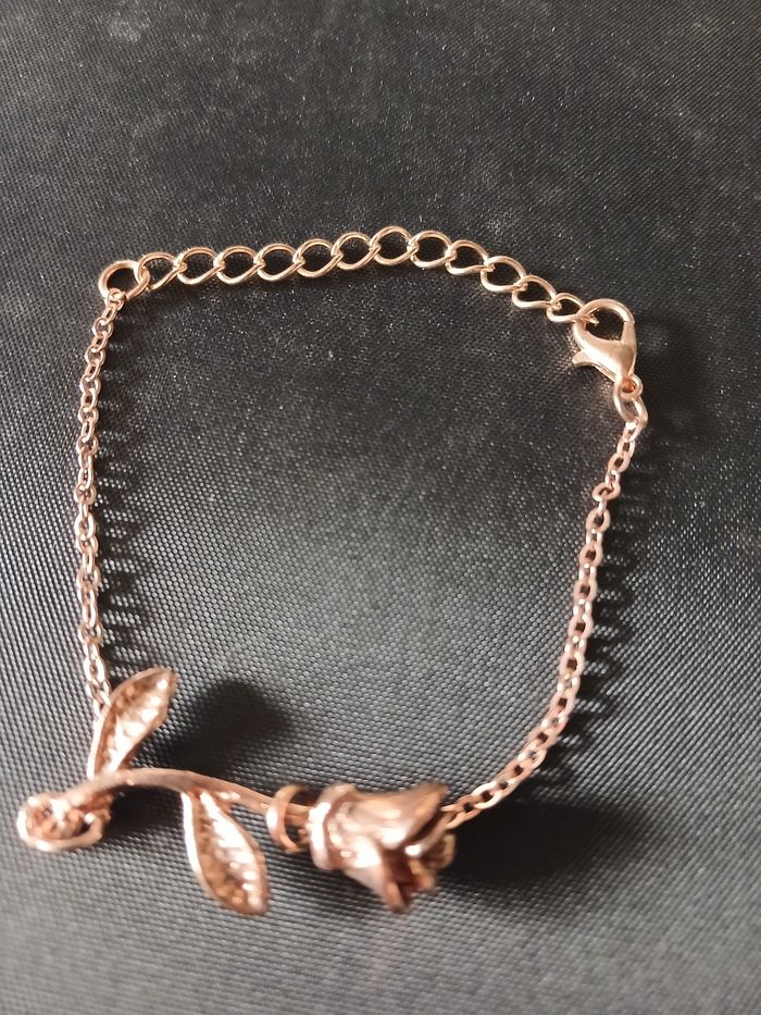 Bracelet doré avec fleur - photo numéro 6