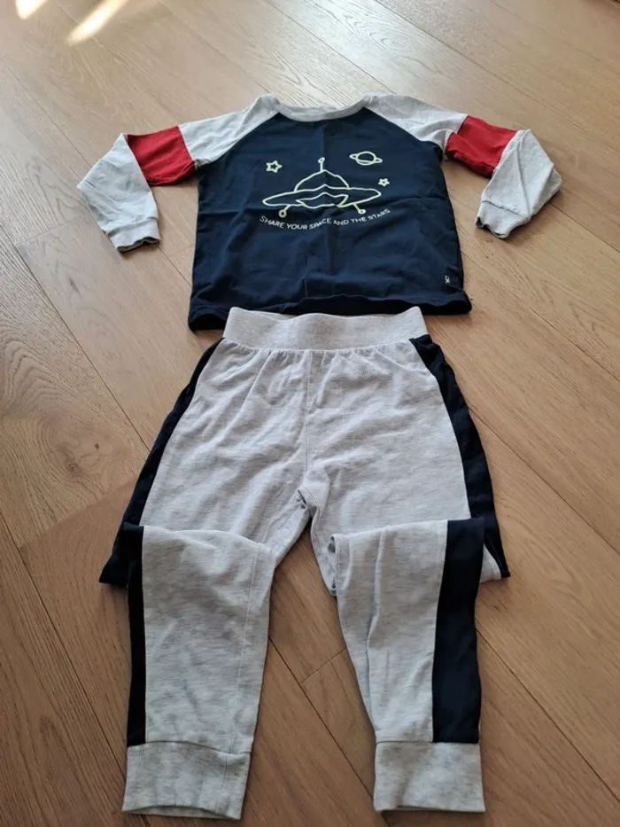 Lot 2 pyjamas hiver 6 ans - photo numéro 2