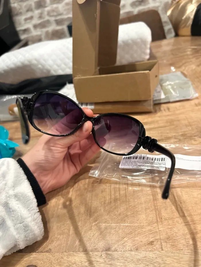 Lunette de soleil femme - photo numéro 4