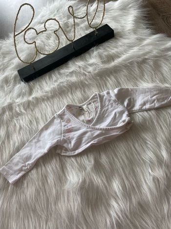 Très beau gilet court orchestra taille 3 mois