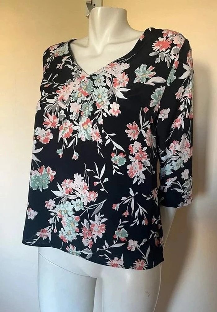 🍠Blouse noir fleurie 🍠- photo numéro 2