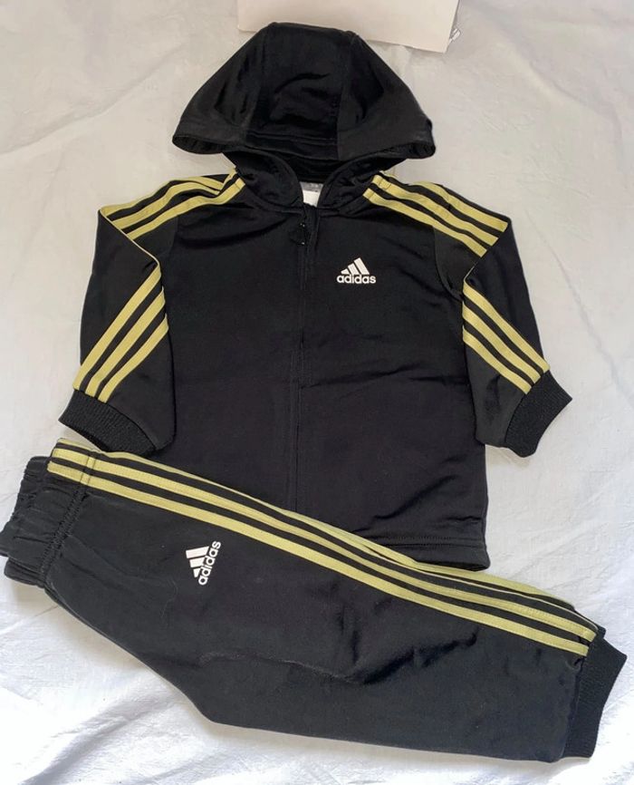 ensemble Adidas 18 mois