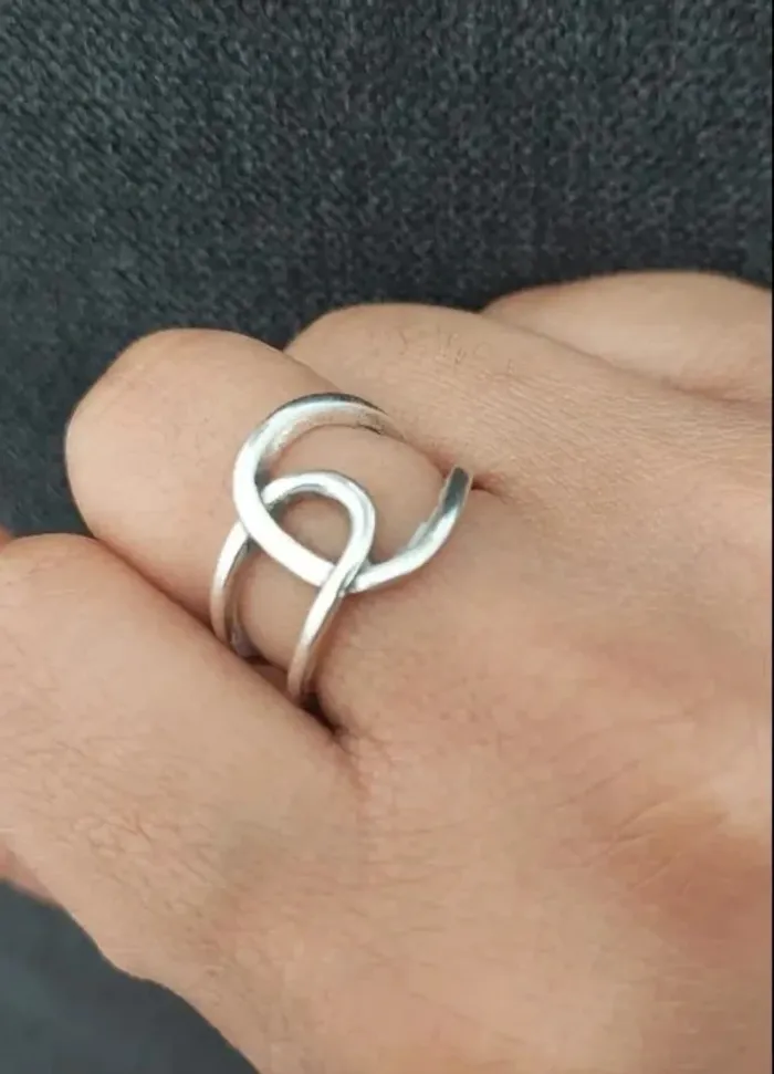 Bague noeuds entrelacés, couleur argentée, réglable