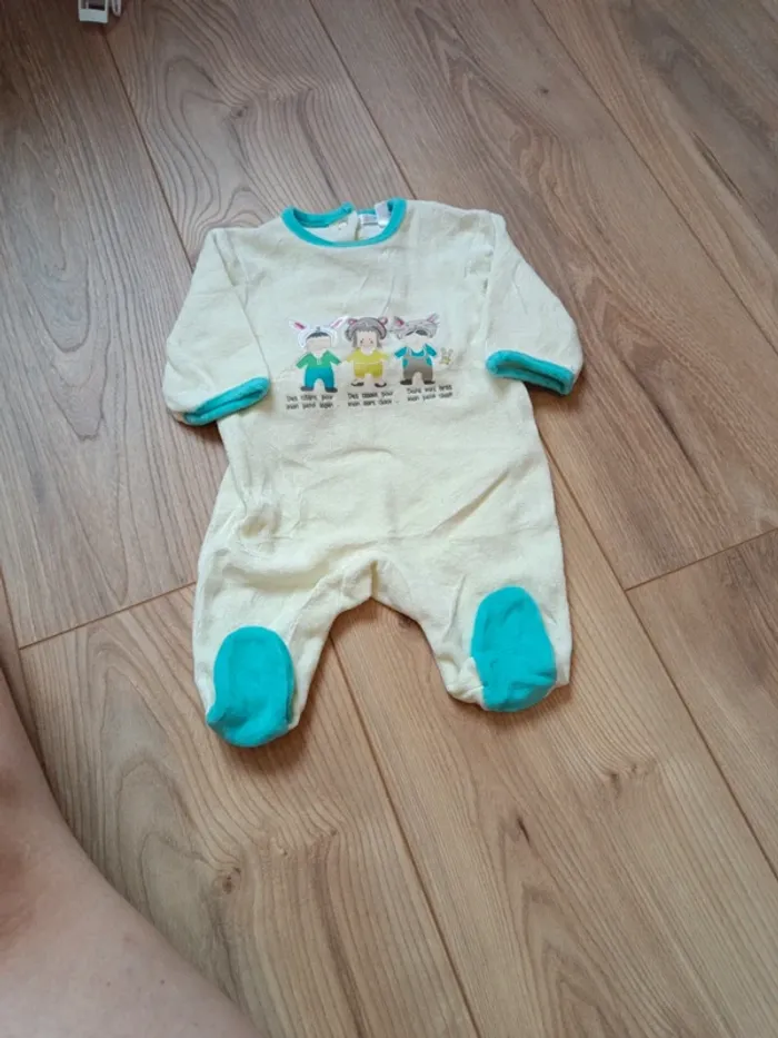 Lot 3 pyjamas Kiabi 1 mois - photo numéro 4