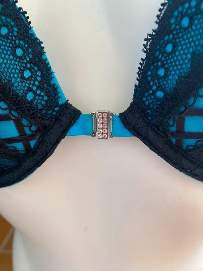 Soutien gorge noir et bleu - photo numéro 5