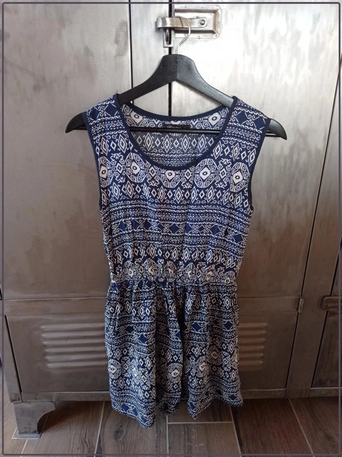 Robe bleue de la marque Finery motifs ethniques très bon état taille S/M