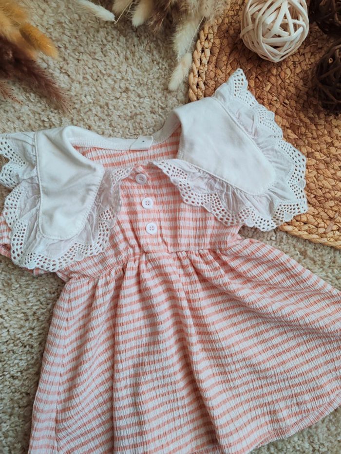 Robe. - photo numéro 4