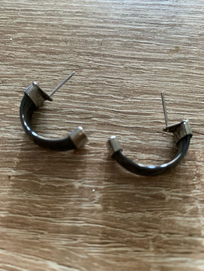 Boucles d’oreilles demi créoles noires - photo numéro 3