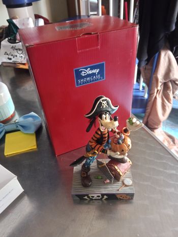 figurine Enesco de Dingo dans Mickey de disney neuve