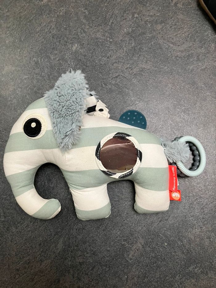 Jeux jouets d éveil éléphant