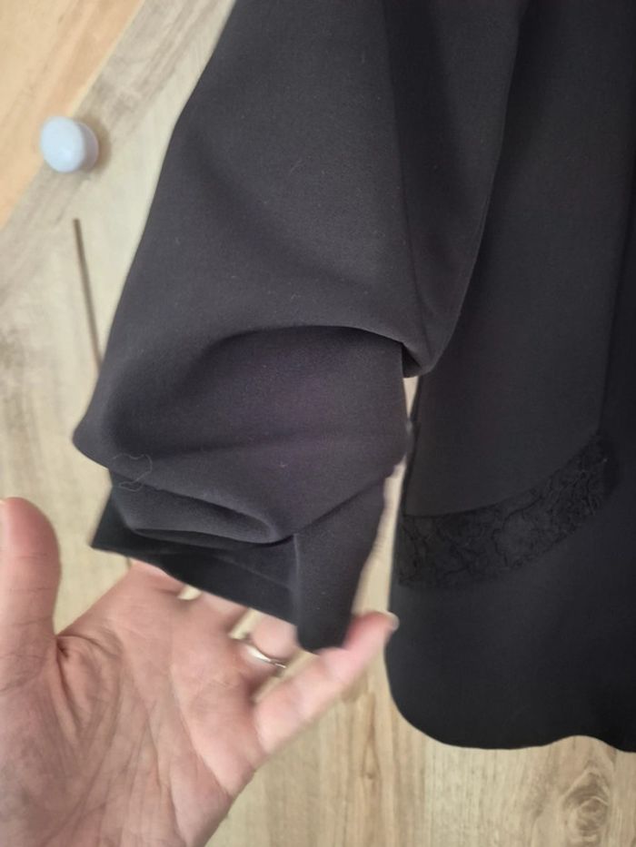 Veste noir dentelle Naf Naf Taille 40 - photo numéro 4