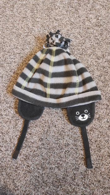 Bonnet gris avec oreilles