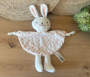 Neuf doudou plat lapin blanc cœur rose grelot Tom &  kiddy