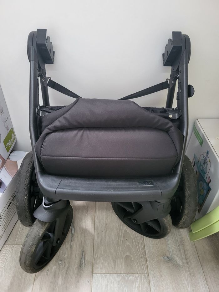 Poussette Quax + cosy + base isofix - photo numéro 7