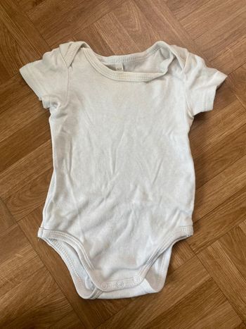 Lot de 5 body blanc taille 3/6 mois