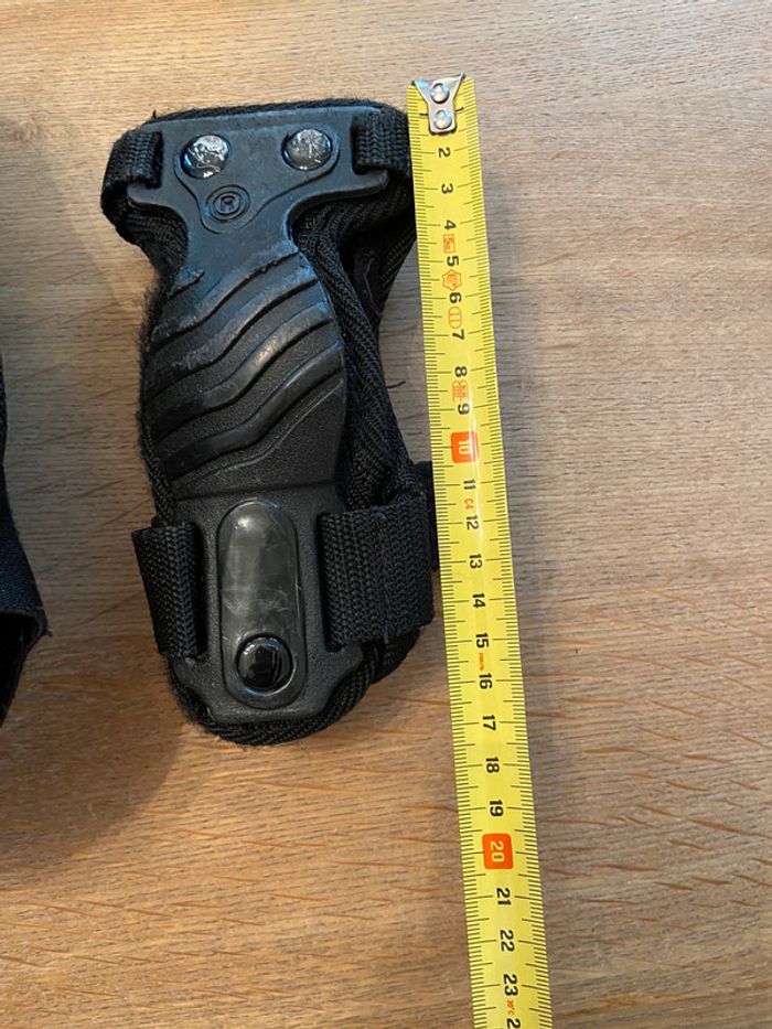 Lot de deux paires de protections genoux et deux paires de protections mains taille S - photo numéro 15