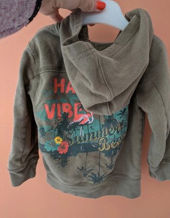 Gilet zippé avec capuche
