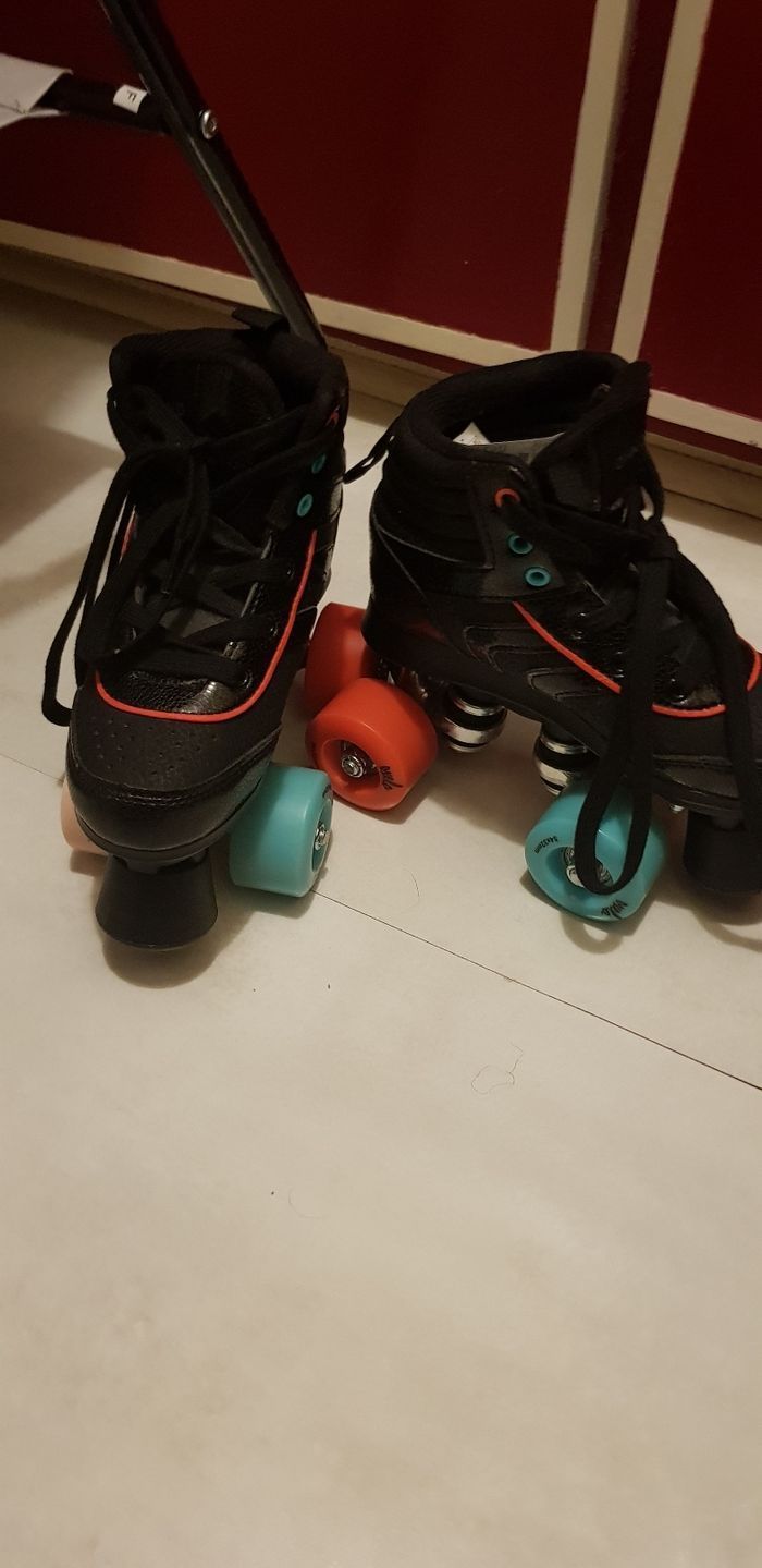 Patin à roulettes enfant fille .