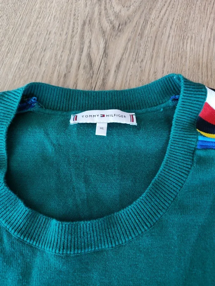 Pull Tommy Hilfiger vert XL – manches à bandes multicolores – unisexe - photo numéro 5