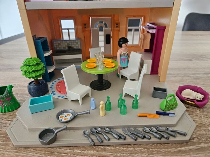 Superbe petite maison de ville Playmobil 70014 - photo numéro 3
