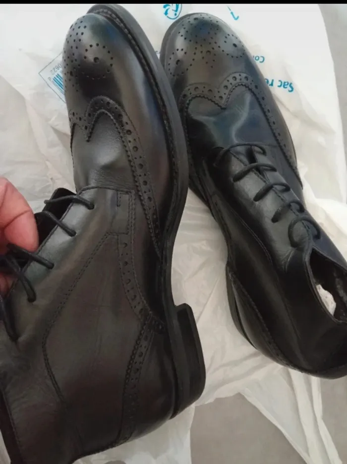 Chaussures italiennes en cuir de chez André - photo numéro 3