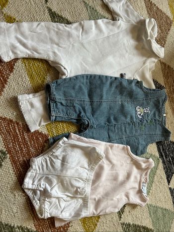 Lot vêtements 1mois