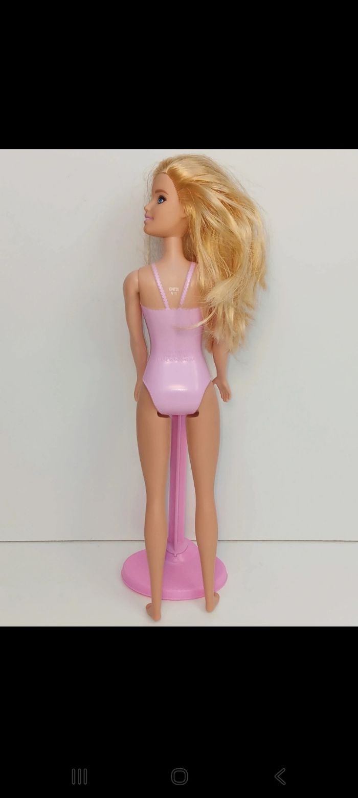 Poupée mattel barbie pool party 
Poupée et ensemble compris - photo numéro 5