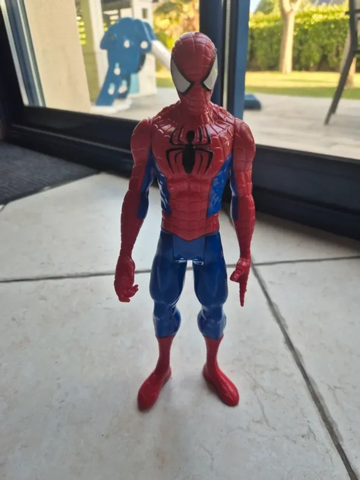 Magnifique figurine Spiderman Marvel