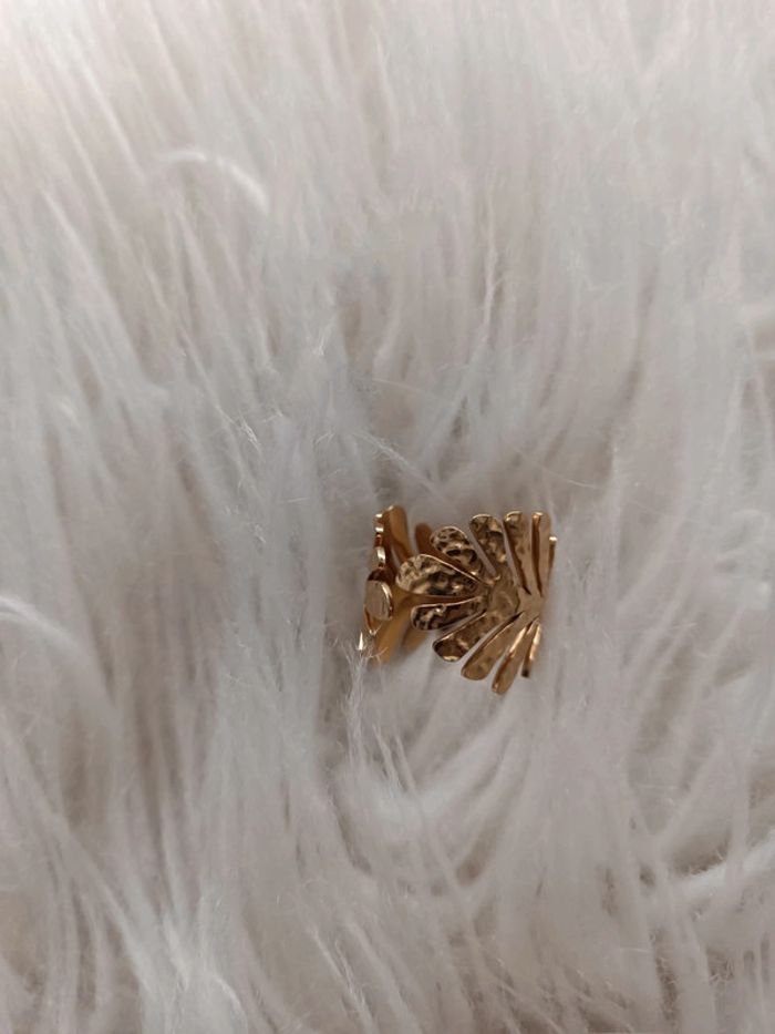 Bague dorée martelé feuillage en acier inoxydable réglable Satine En très bon état - photo numéro 4