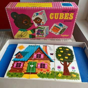 Jolis cubes géants vintage