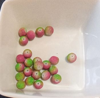 Perles bicolore en acrylique